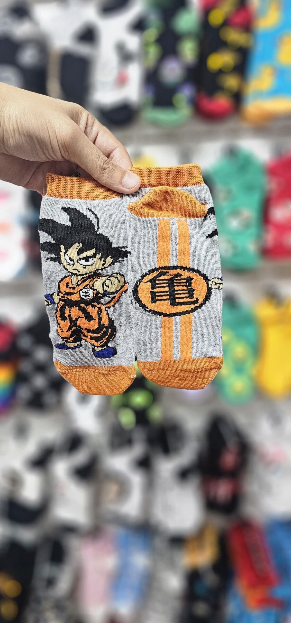 Soquete Dragon Ball Goku Base Gris Entero - CSK